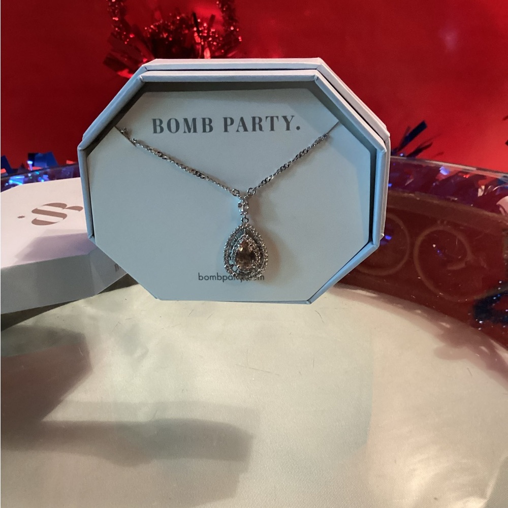 Bomb party necklace